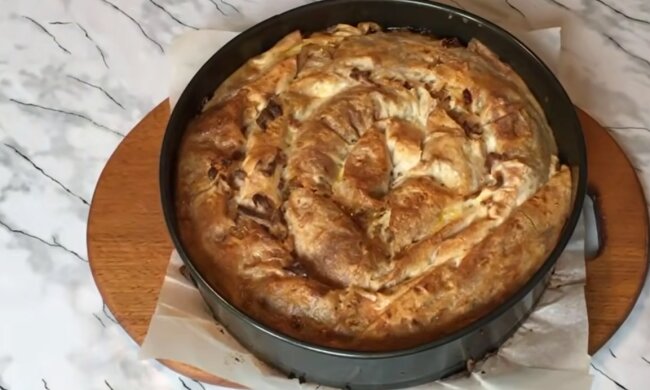 Заливной лаваш с мясным фаршем. Фото: YouTube