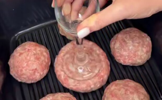 М'ясні гнізда з грибною начинкою, кадр з відео