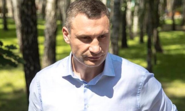 Биполярное расстройство. Кличко насмешил киевлян своим музыкальным выступлением