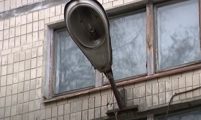 Аварійні будинки в Україні, фото: youtube.com