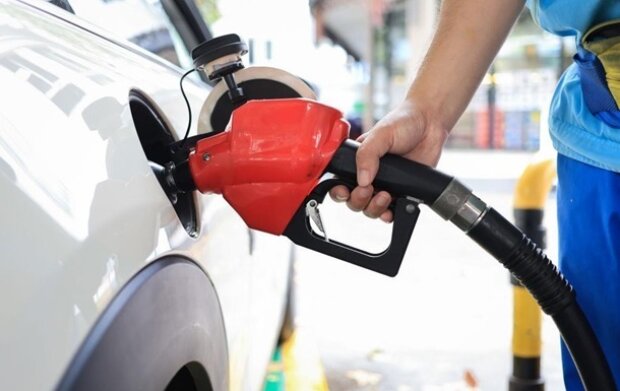 Тепер українські водії заправлятимуться іншим паливом: що зміниться на заправках