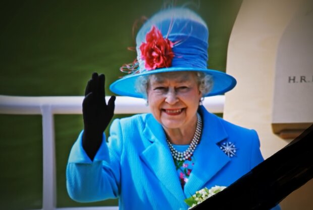 Теперь официально: королевы Елизаветы II не стало 96-м году жизни