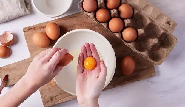 Как при помощи куриных яиц убрать жирок на животе: простая хитрость, которая вам поможет