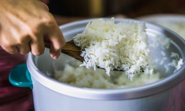 Тепер рис ніколи не злипатиметься: допоможе одне просте правило