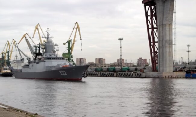Как-то неудобно получилось: в России сгорел новейший корвет за 30 миллиардов
