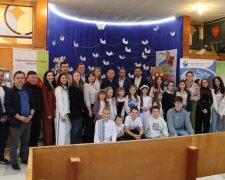 Понад 5000 робіт про біль та надію: У Києві презентували альманах найкращих дитячих малюнків