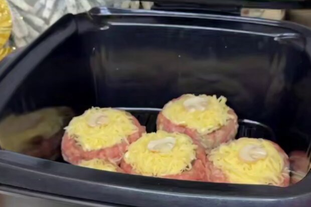 М'ясні гнізда з грибною начинкою, кадр з відео