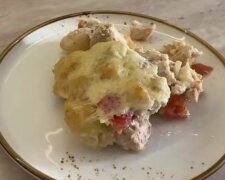 Запіканка з куркою та ананасами, кадр з відео