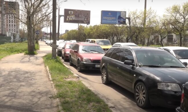 Заправки підвищили ціни на паливо. Скільки тепер коштує бензин і дизель
