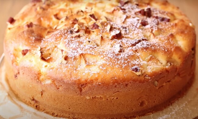 Яблучний пиріг: скрін з відео