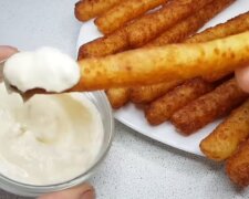 Вони так і просяться до рота: рецепт найсмачніших картопляних паличок із сиром
