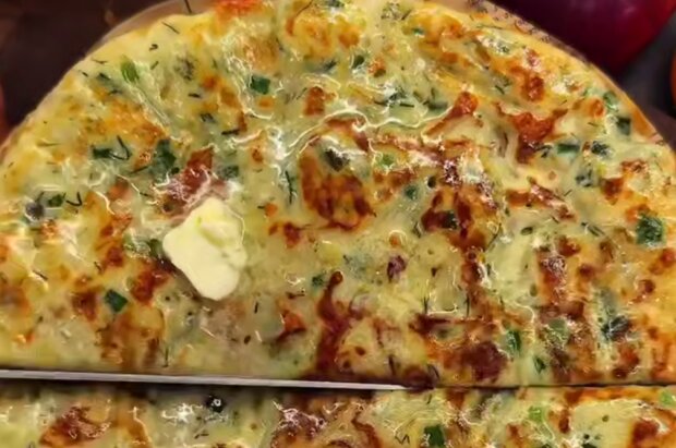 Коржики з сиром і зеленню, кадр з відео