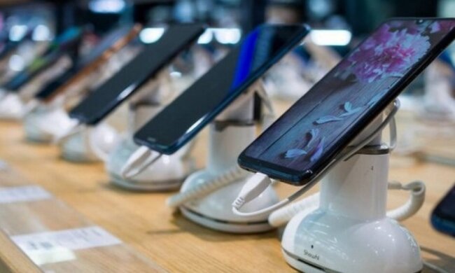 Цены на смартфоны, ноутбуки и бытовую технику взлетят до рекордного уровня. Лучше покупать заранее