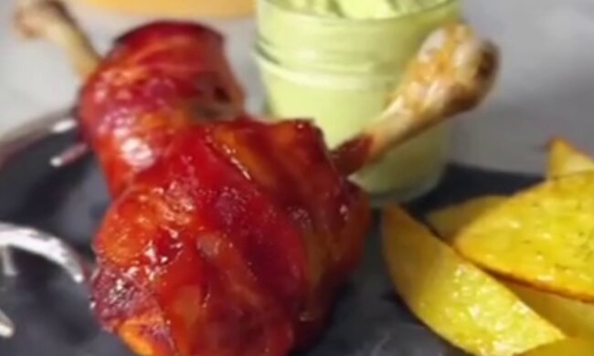 Курячі чупси, кадр з відео