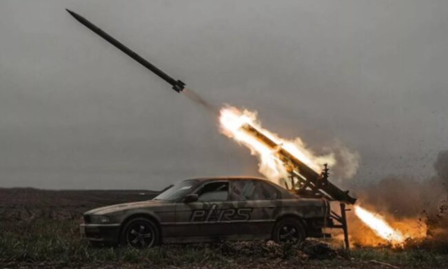 BMW 7 Series з ракетами, кадр з відео