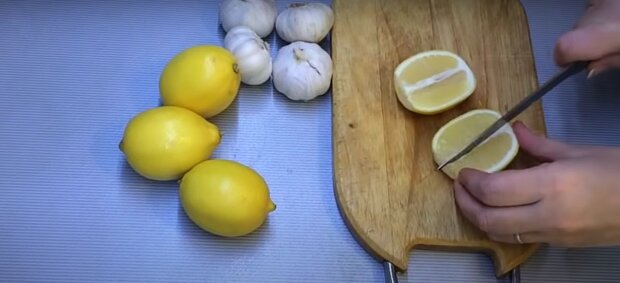 Этот простой рецепт быстро "очистит" вашу кровь: нужны только лимоны и чеснок