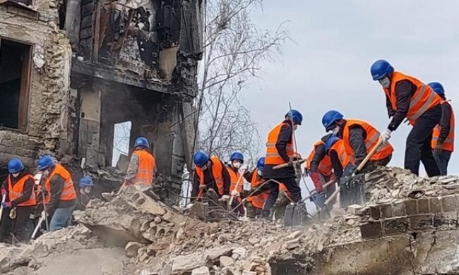 Вместо мобилизации: украинских мужчин начнут бронировать. Где нужно будет работать