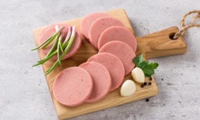 Её не отличить от "Докторской": рецепт домашней гороховой колбасы "От тёти Сары"