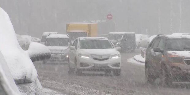 Стало известно, сколько еще в Украине будут бушевать штормовые снегопады