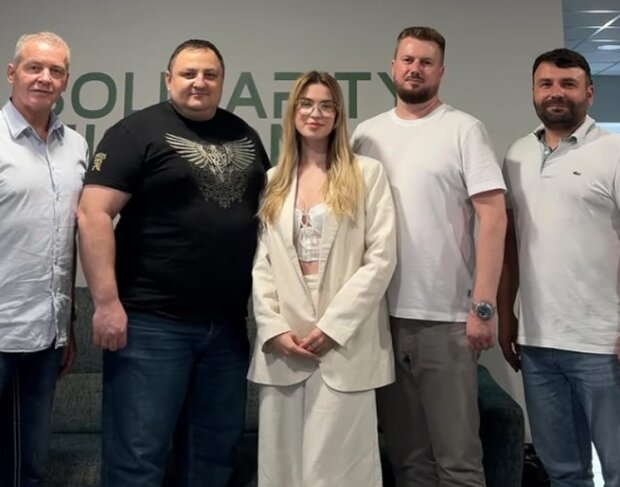 ФОТО: Денис Пащенко з генерал-майором Дмитром Красильниковим і своєю командою