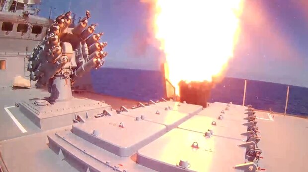 Кораблі Путіна готуються завдати ракетних ударів по українських містах