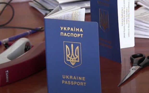 Паспорт. Фото: скриншот YouTube-видео