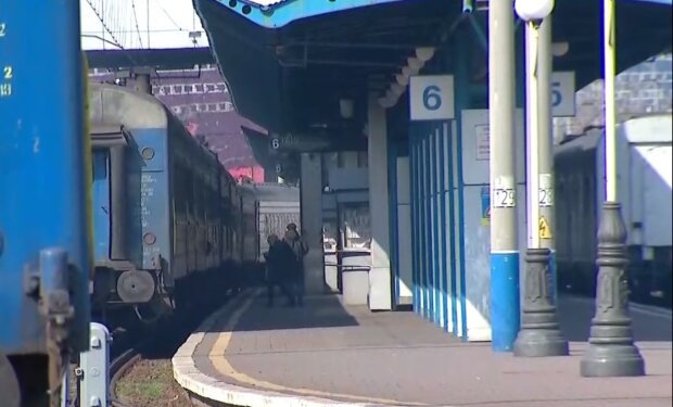 Движение поездов в “красой зоне”: Укрзализныця обновила расписание