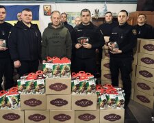 Допомога від "Рідної країни": Микола Томенко передав 650 подарунків дітям Героїв Херсонщини та 1,5 тонни масксіток військовим