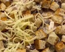 Осінній салат з квасолею та грибами, кадр з відео