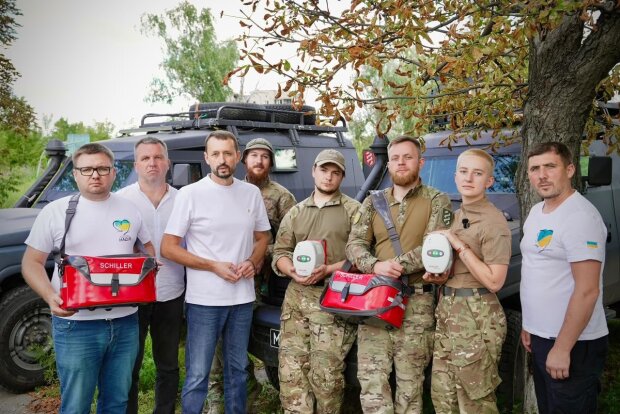 Реанимация на передовой: фонд Надежда, Валерий Дубиль и Вита Присяжнюк обеспечивают 1-й отдельный медицинский батальон аппаратами Easy Pulse