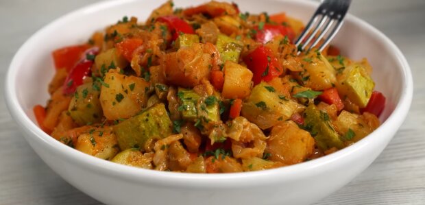 Овощное рагу с курицей