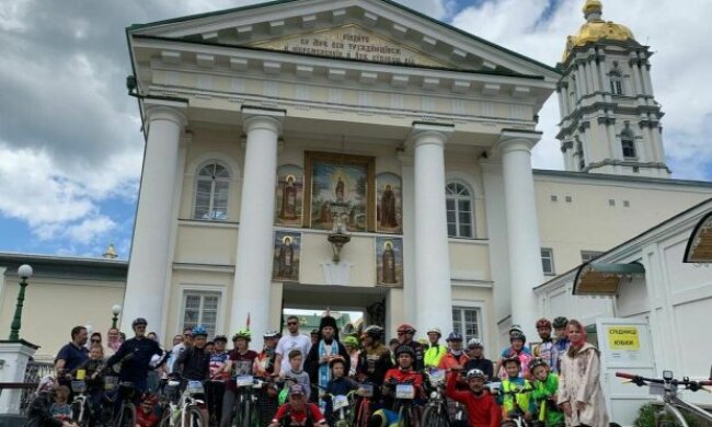 Велопаломництво Київ - Почаїв: Віруючі УПЦ подолали 450 км з молитвою за Україну