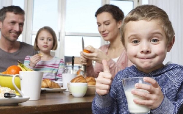 Молоко в рационе человека, фото: youtube.com