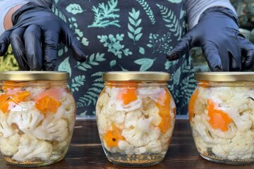 Рецепт консервированной цветной капусты с томатом на зиму "По-Одесски". Фото: YouTube