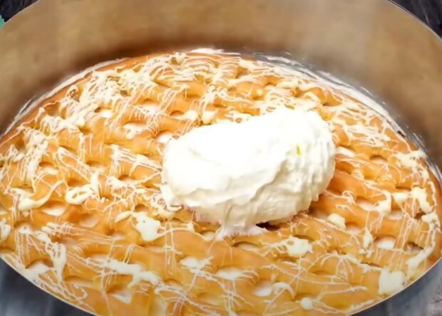 Заварний торт, кадр з відео