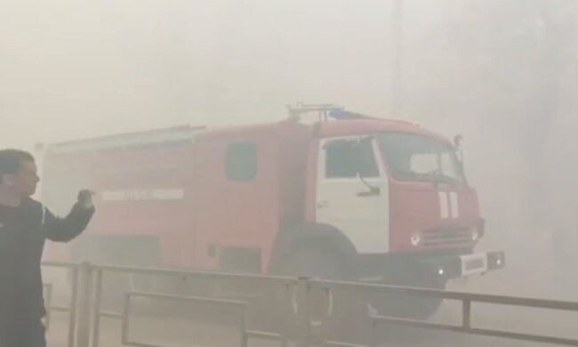 У Росії палає підприємство, яке займалося системами ППО. Люди стрибають з вікон