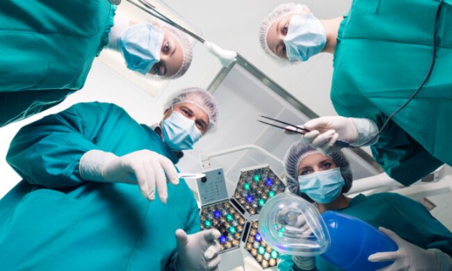 Стоматологи