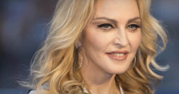 Леопардовая красотка: в сети появилось фото дочери Мадонны в странной одежде