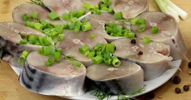 Скумбрія легкого посолу