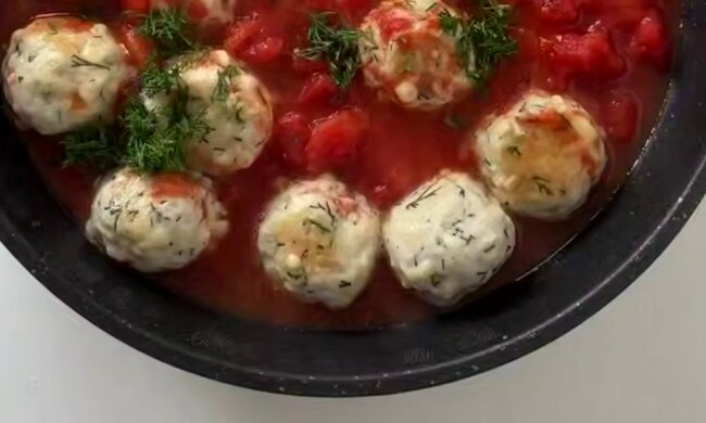 Тефтели в томатном соусе, кадр из видео