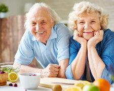 Секрет довгожителів: які продукти потрібно обов'язково їсти тим, кому за 60 років