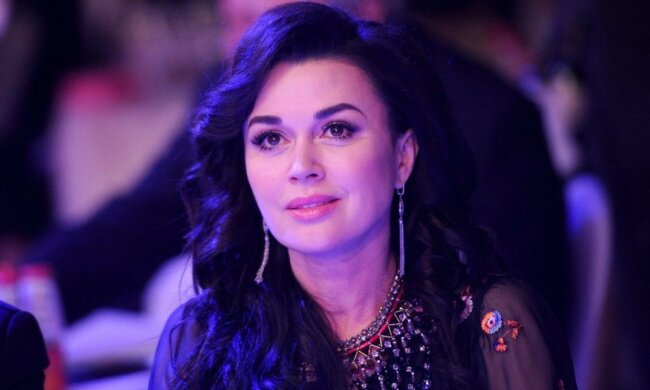 Друзья отвернулись от Анастасии Заворотнюк