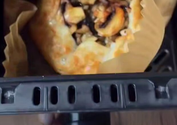 Грибний пиріг, кадр з відео