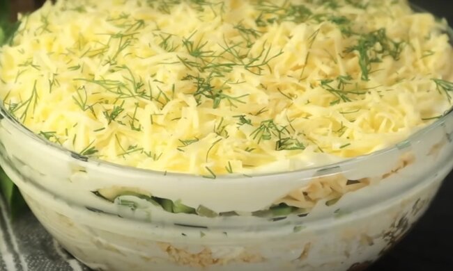 Рецепт салата-загадки "Интрига": всего 5 ингредиентов, а вкус будто из ресторана