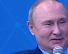 Путин в агонии: начал смеяться и сравнил себя с Петром I, заявив о захвате всего мира