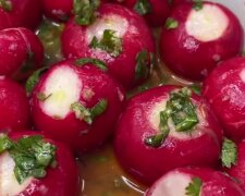 Маринованная редиска, кадр из видео