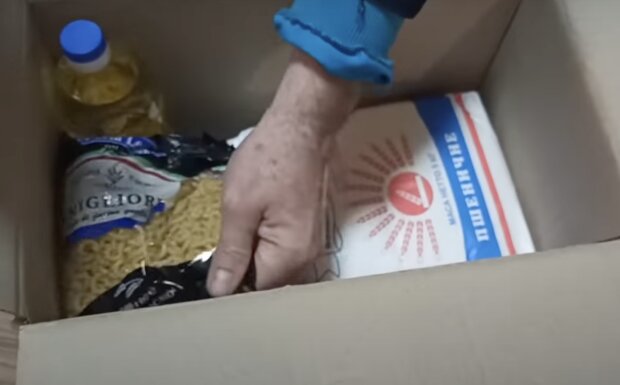 Навіть реєструватися не потрібно: українцям почали видавати продуктові набори – як отримати