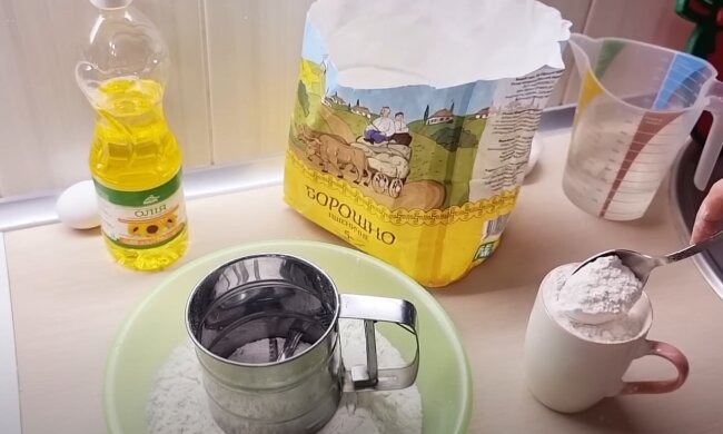 Так смачно ви ще не готували: рецепт ідеального тіста для домашніх вареників, пельменів та локшини