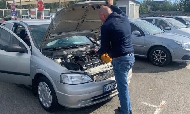 Ремонт авто, СТО, кадр из видео