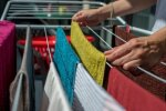 Что нужно сделать, чтобы быстро высушить белье в квартире: простая хитрость